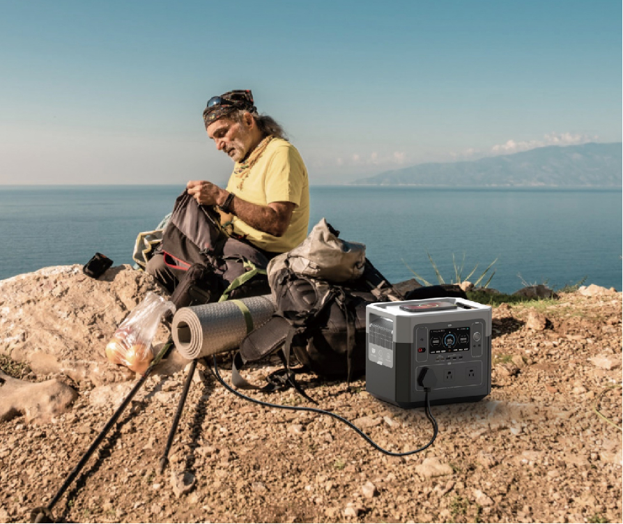 2000 W High Capacity Solar Generator For Multi Way Charging